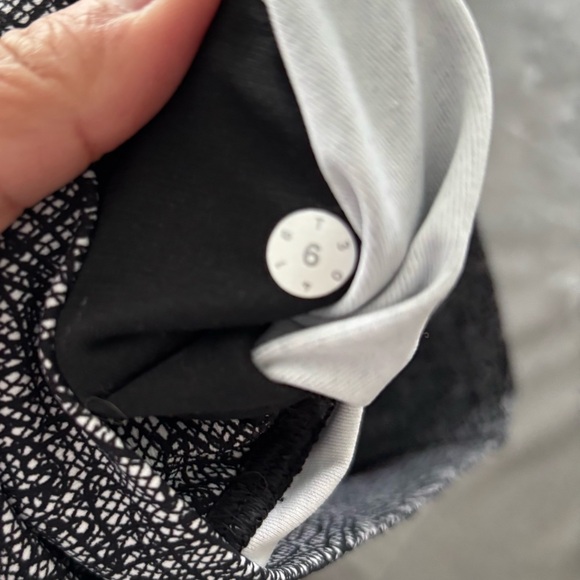 Lululemon leggings - Picture 7 of 7